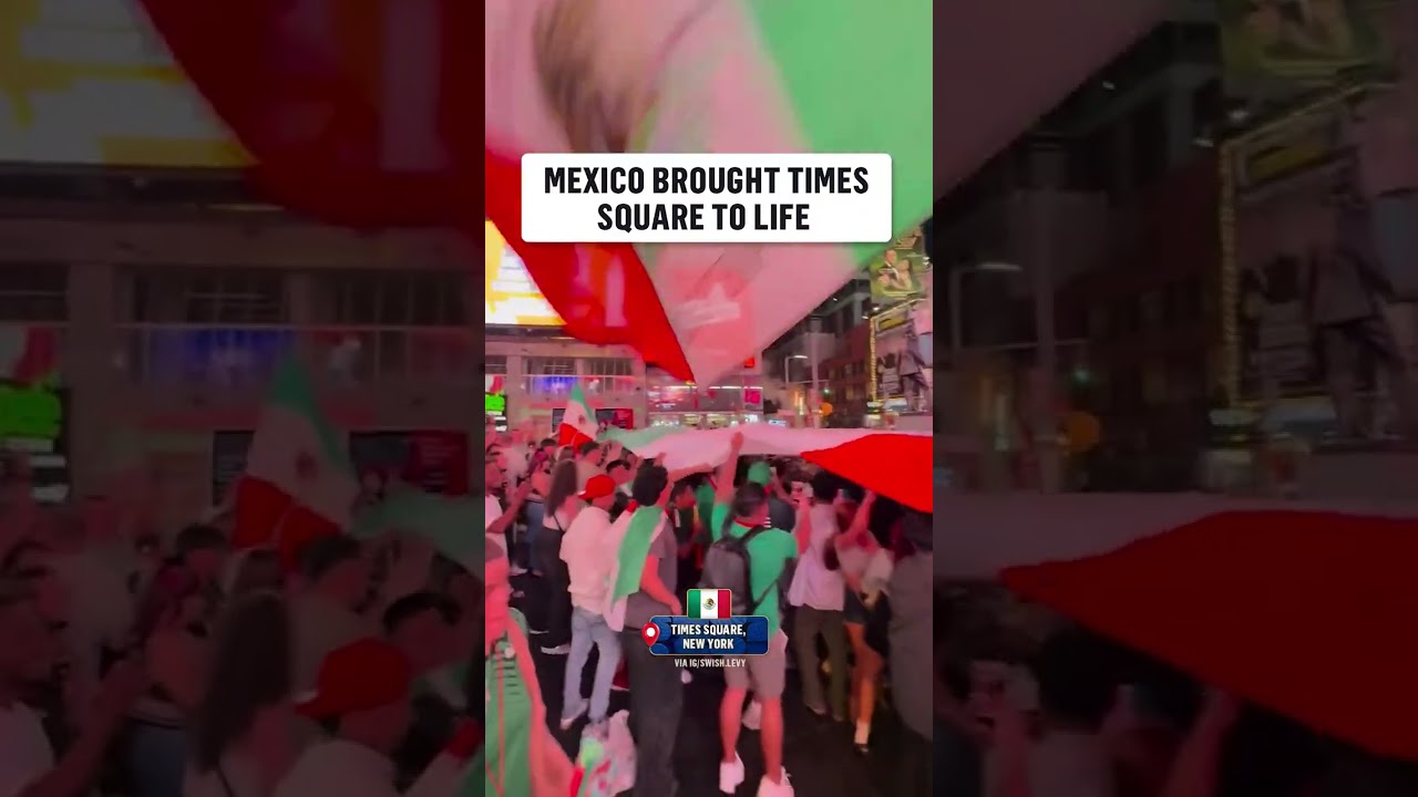 Scenes in Times Square as Mexico makes their way to the Round of 16 🇲🇽