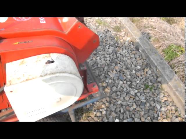 オータケ EK 20FN 藁ワラ切りカッター 裁断機 跳出 - YouTube
