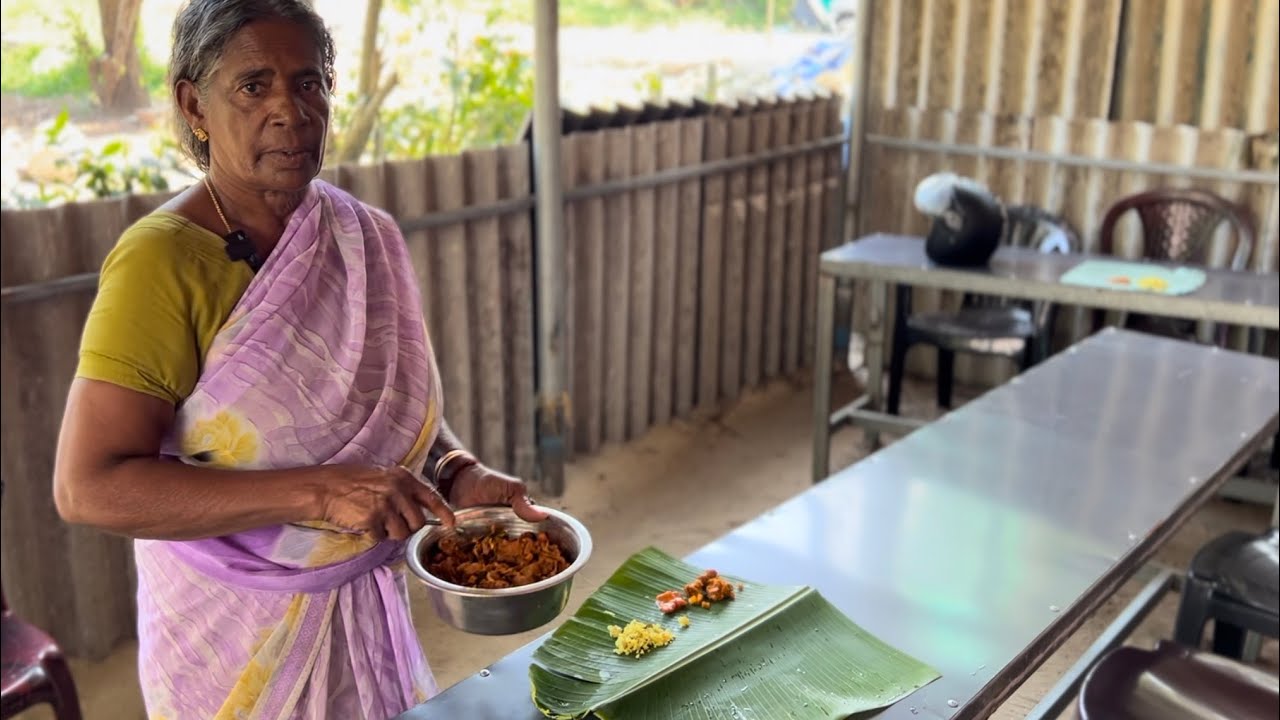 60 രൂപയ്ക്ക് അമ്മ വിളമ്പുന്ന വീട്ടിലൂണ് | Street Food Kerala | Kerala Meals | Food Vlog