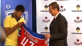 Хоккей - Радулова одели в форму ЦСКА Хоккей - Радулова одели в форму ЦСКА
