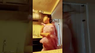 Download Lagu up and- down and- ROUND AND- RO- MP3