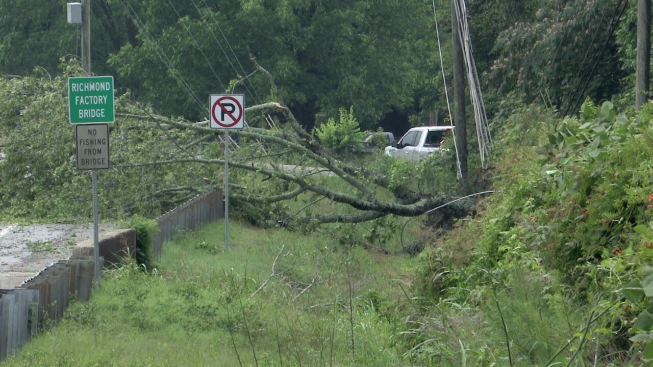 Columbia, Richmond county crews battle power outages after storm - YouTube