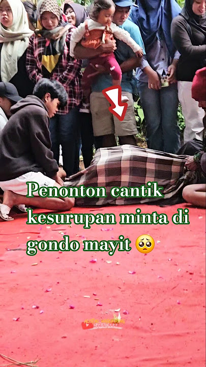 penonton cantik kesurupan dan harus di gondo mayit #jaranan #kesurupan #kudalumping #gondomayit