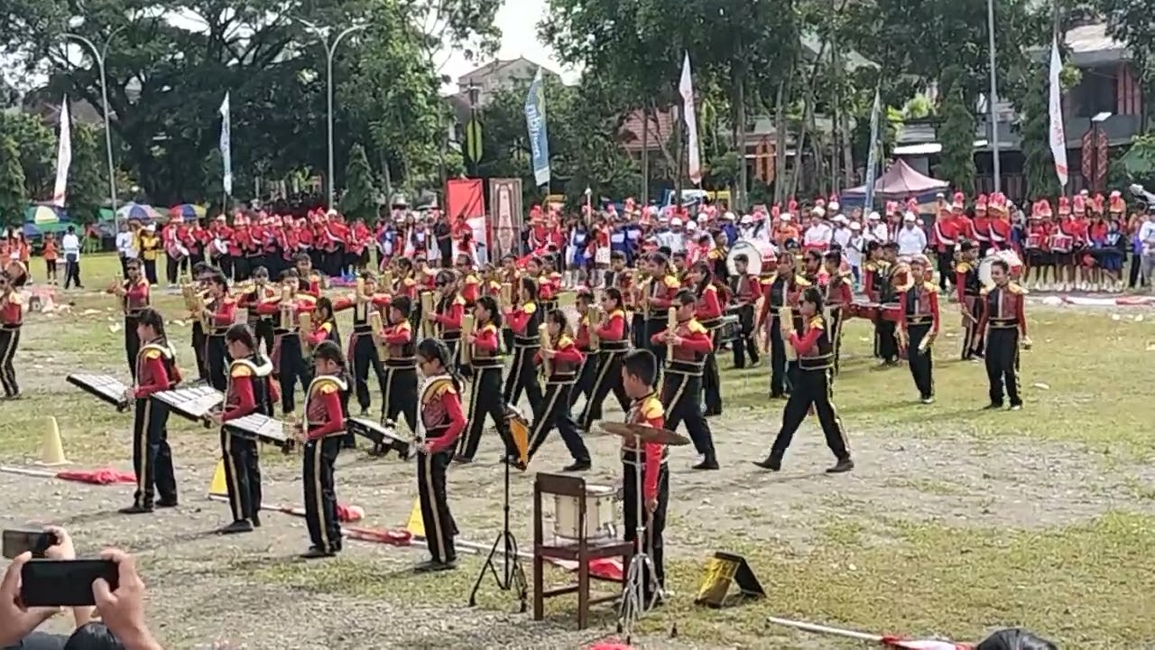 penampilan MB SDN 2 Rantepao di pembukaan Bupati Cup ke IV Toraja Utara. Rantepao 27 Januari 2024