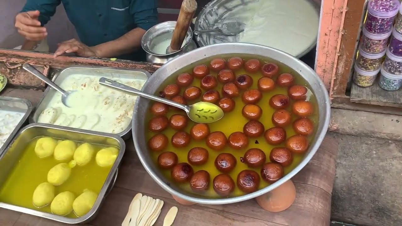 BANARAS authentic street food / famous food places in Banaras/ food famous GHAT