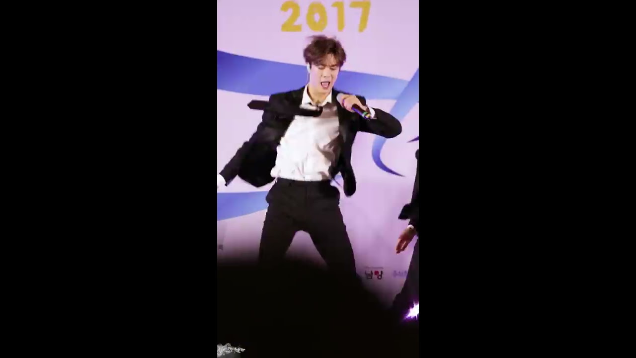 [세로캠] 정장입고 추는 베이비는 새로운 느낌_171208 러브밀크페스티벌_아스트로(ASTRO) 문빈(MUNBIN)_Baby