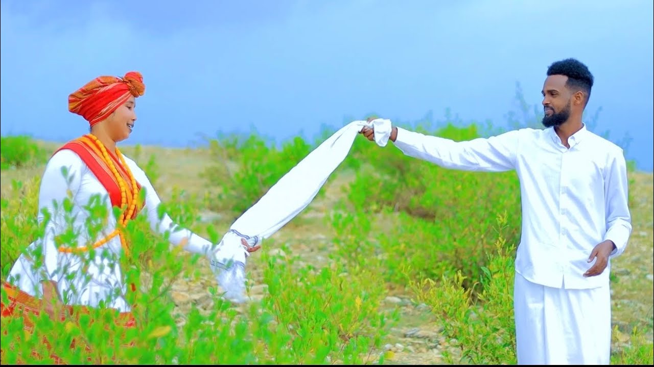 DHAANTO CUSUB | BISHAR AWAL & SAYNAB AGA | 2023 OFFICIAL VIDEO