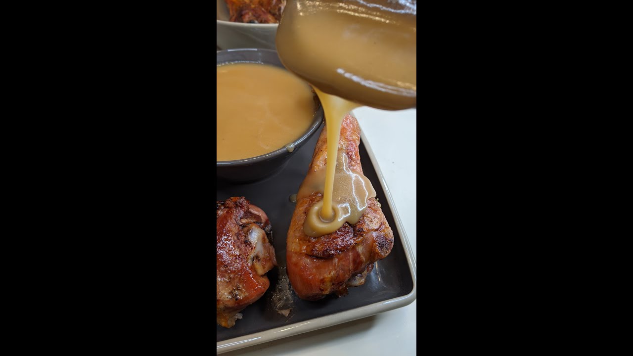 Make Ahead Easy Turkey Gravy! - YouTube