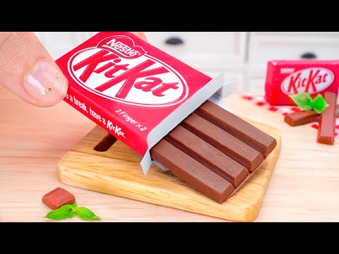 🍫 SWEET Miniature KITKAT Cake Decorating 🍫Satisfying Tiny Kitkat