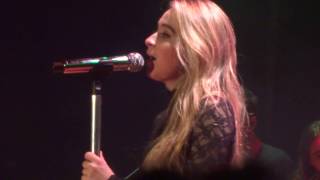 Sabrina Carpenter-Have Yourself A Merry Little Christmas(Live)