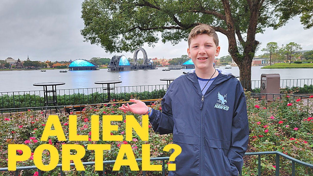 A RAINY Day At EPCOT! - YouTube