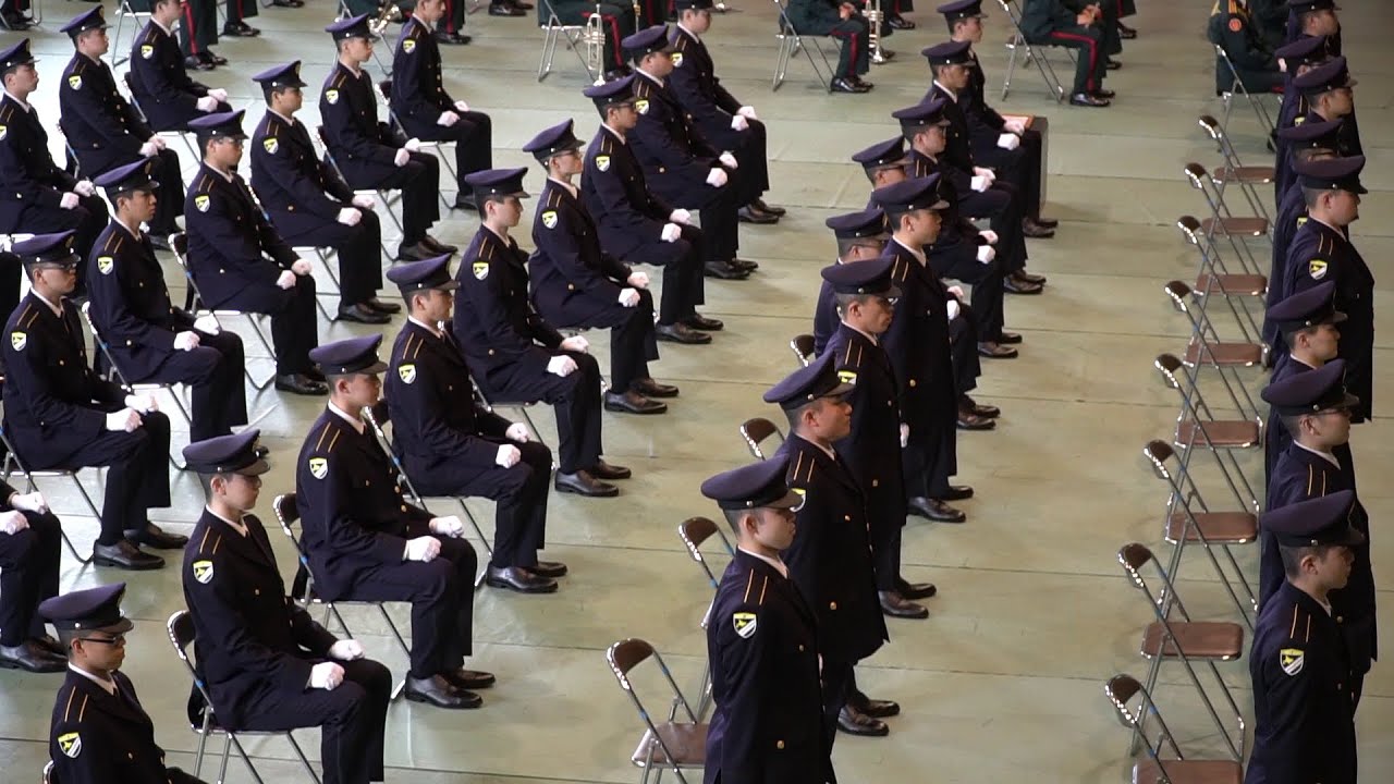活躍する自衛隊 年自衛官候補生過程入隊式 Youtube