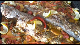 كيفية تحضير السمك في الفرن بدون مجهود بدون صلصة الطماطم