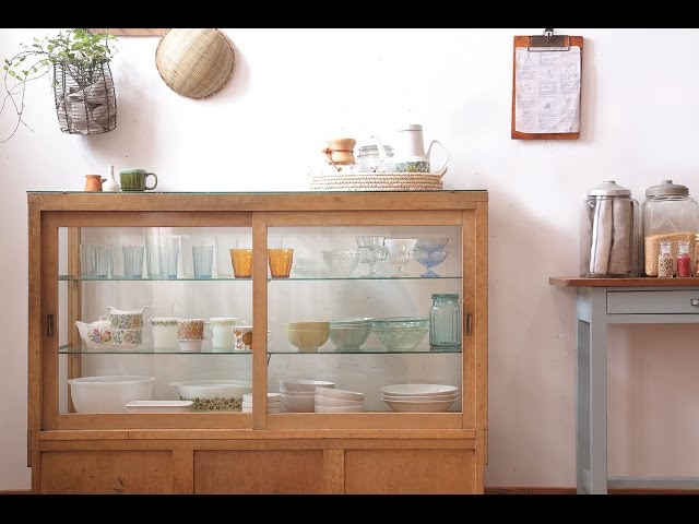 見せる」を楽しむ収納家具！レトロなアンティークガラスケース（ショー