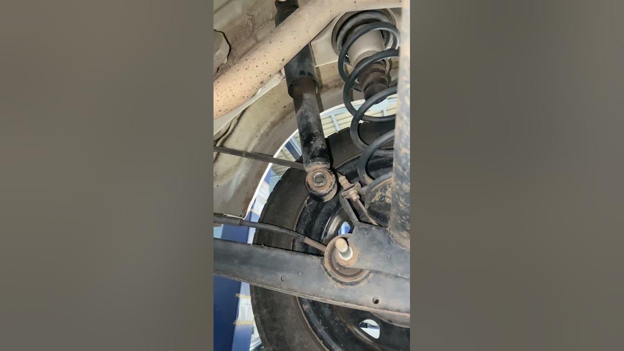 💯🙄💯🫣How to Check Rear Shockers #shockers #shorts #youtubeshorts #marutisuzuki