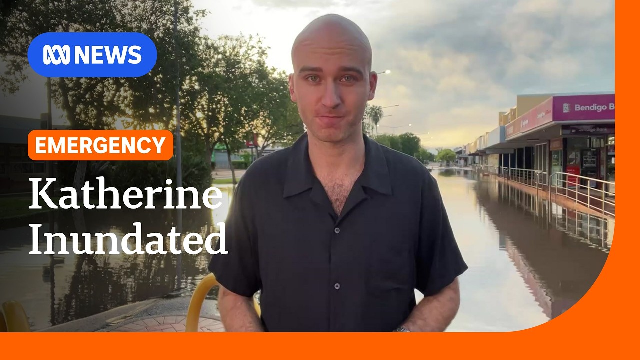 Katherine's main street flooded amid NT emergency warnings | ABC NEWS