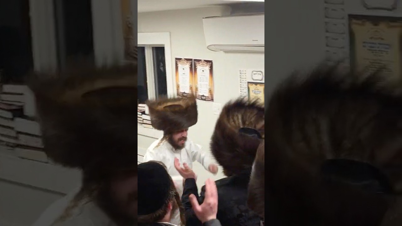 האדמו״ר מקרעטשניף כפר עטה בריקודים במוצאי שבת בארה״ב