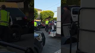 Officer administers roadside breathalyzer 🚓