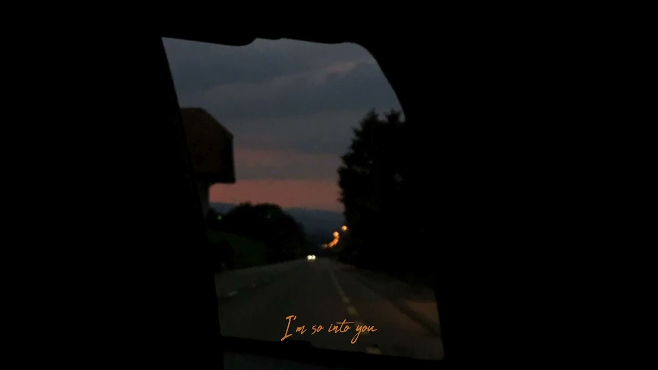 Guarda Miichi - hurts (Lyrics Video) su YouTube Guarda Miichi - hurts (Lyrics Video) su YouTube