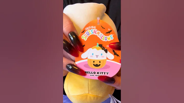 Unboxing an ADORABLE HALLOWEEN SQUISHMALLOW 🎃 #squishmallows #shorts