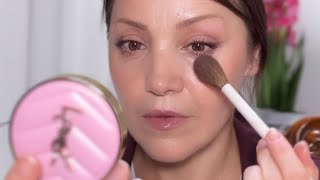 видео: Освежающий макияж для элегантного возраста 💄 картинка: Освежающий макияж для элегантного возраста 💄