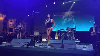 A la vez - Conociendo Rusia - VIVE LATINO 22
