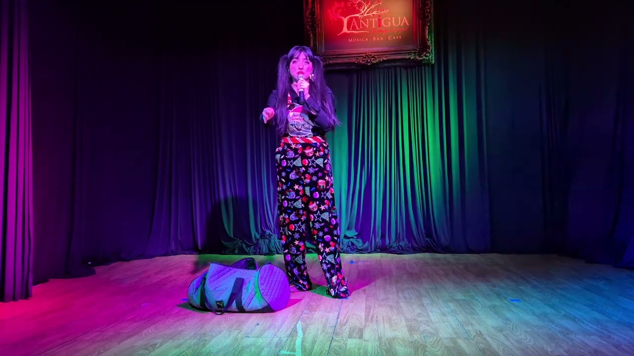 Stand up con LIBIA HARO (ACARPETJ) KRAMPUS VS SANTA FESTIVAL