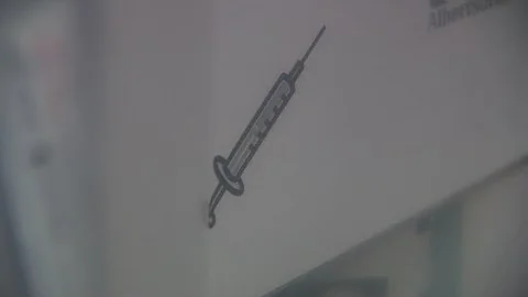 Some Coloradans who want COVID vaccine still struggling to get it