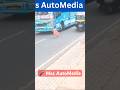 😱 Bus ke niche aate-aate bachi ye bachhi | Hair Raising Momen #automobile #autonews