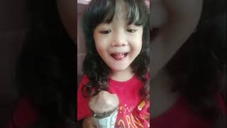 Baby Louree Makan Eskrim Kesukaan Lucu Sekali Hahaha