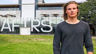 Day In The Life Of A Film Student *AFTRS*
-MATES IN THIS VIDEO-
AAPES: https://www.instagram.com/aapes/
Henry: https://www.instagram.com/henry3run/
David: https://www.instagram.com/luffington/
Justin: https://www.instagram.com/justinmclean/
Liam: https://www.instagram.com/liam ashe/
Marianna: https://www.instagram.com/marianna_xo_/
Angelina: https://www.instagram.com/angelinatsinganos/
Maddie: https://www.instagram.com/madg124/
Raquel: https://www.instagram.com/raqueloflioncaves/
-MY INSTAGRAM-
@lindentrescott
https://www.instagram.com/lindentrescott/
-FILMMAKING GEAR-
Sony a6500
Sony E-Mount 18-105mm F4 G OSS
Rode VideoMic Pro Plus
Manfrotto Tripod
Joby Gorillapod 5K Kit
GoPro HERO7 Black
GoPro El Grande Extension Pole
GoPro Bite Mount
Lowepro ProTactic 450 AW II Backpack
-MUSIC FROM-
Epidemic Sound
https://www.epidemicsound.com/referral/4nl1k1/
-NEW HERE?-
Hey! My name is Linden Trescott and I am a content creator based in Australia, more specifically, in Newcastle / Sydney. I am a passionate filmmaker, actor, freerunning / parkour athlete and fitness practitioner. I document my journey, interesting moments and things I learn along the way on this channel. I aspire to make a sustainable living doing what I love whilst adding value to the lives of others. I hope my content can entertain, inform and inspire. Subscribe to follow my journey! Thanks for watching! :)
-BUSINESS INQUIRES-
lindentrescott@gmail.com Day In The Life Of A Film Student *AFTRS*