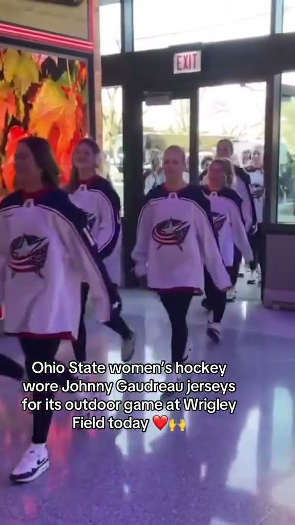 Honoring Johnny Hockey ? (via b1ghockey/IG)