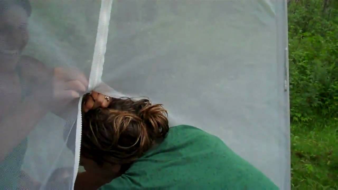 Hot Girl gets hair caught in Zipper YouTube