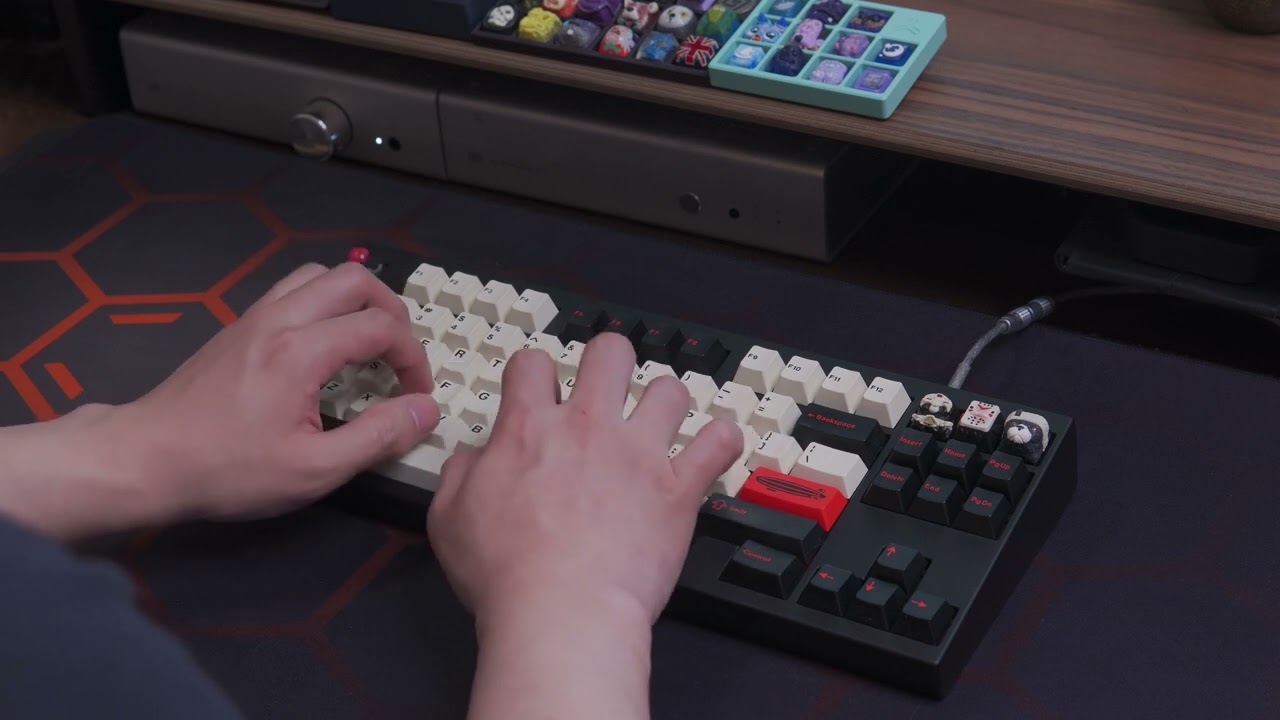 Keycult No. 2 with ColorShift — Lightning Keyboards