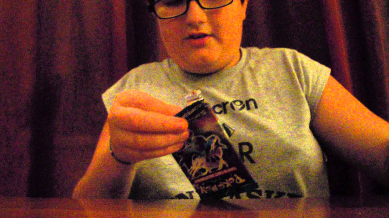 APERTURA 4 BUSTINE POKEMON NERO E BIANCO - YouTube