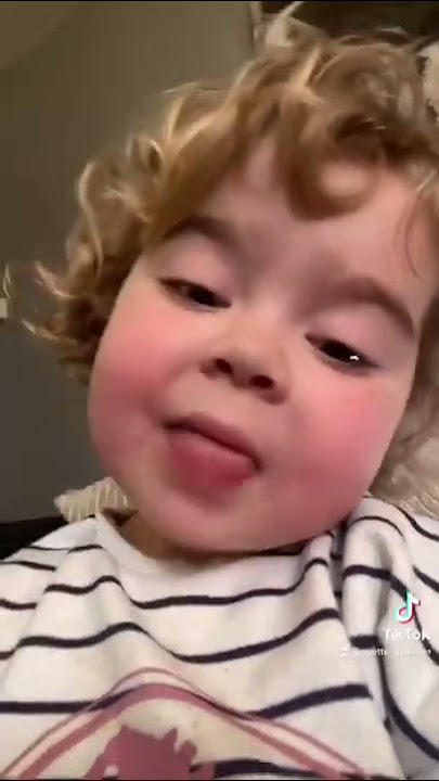Little girl (Carice) sing Without Me of Halsey