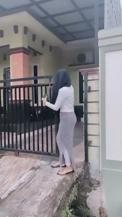 Mentahan halu, Jemput cewe depan rumah buat story wa.