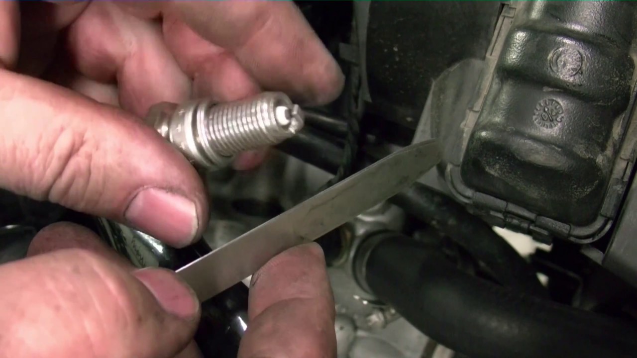 BMW F650GS wymiana świec zapłonowych. YouTube