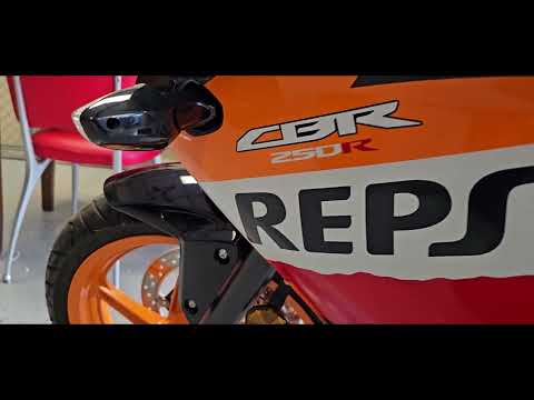 Video: Honda CBR250R Repsol Edition