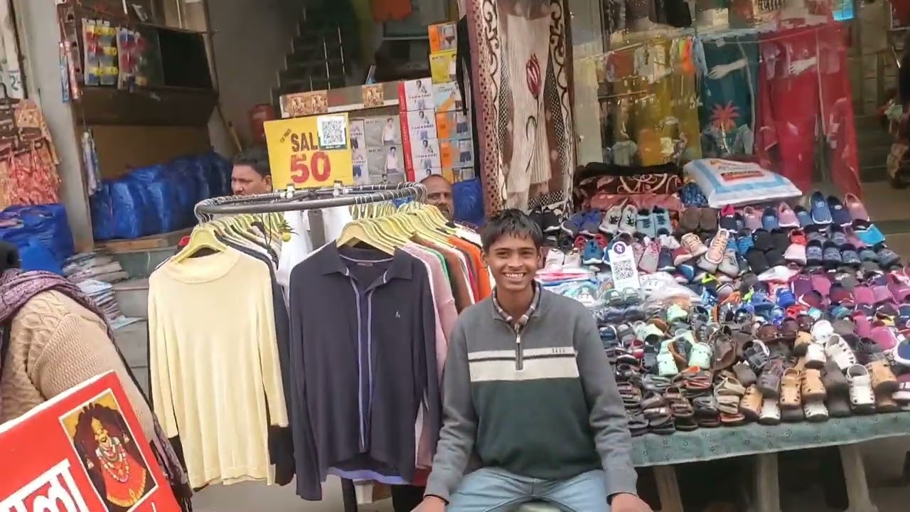 Nazapgarh, pass, avsar Bada bazaar.😎