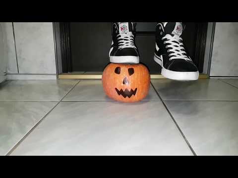 crush Halloween pumpkin in my reebok with #crushfetish_8989
