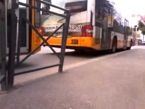 Vari autobus Aim Vicenza in transito