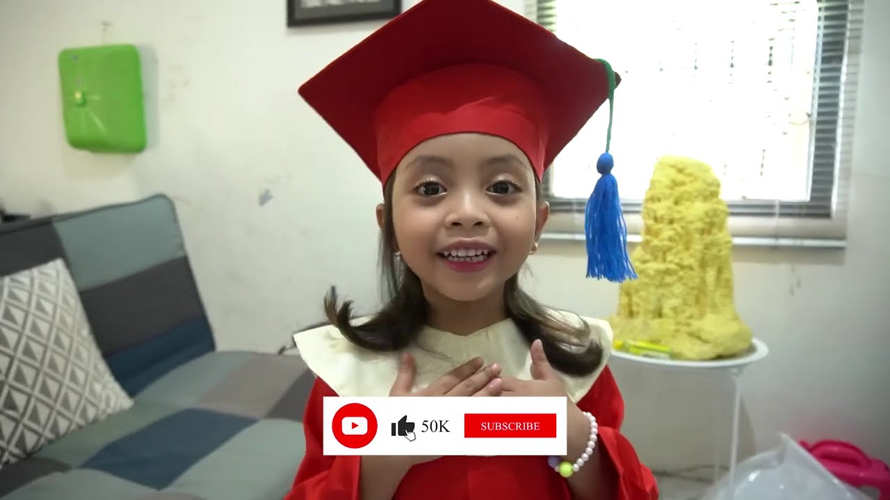 MOMEN WISUDA LEIKA DARI PAUD KE TK, DAN TUTORIAL MEMBERSIHKAN SEPATU RODA