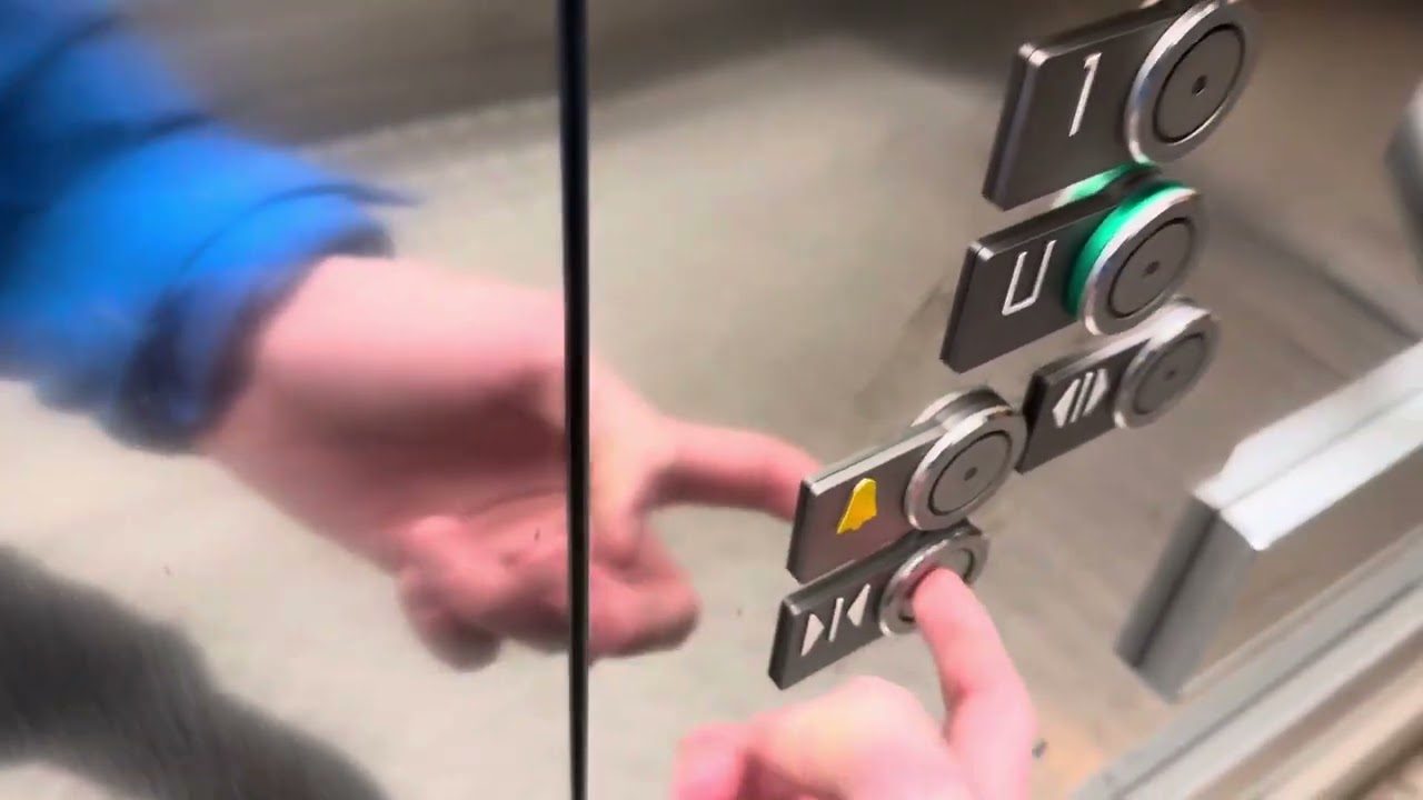 Thyssen (rep. KONE) traction freight elevator @ AMFI, Narvik, Norway