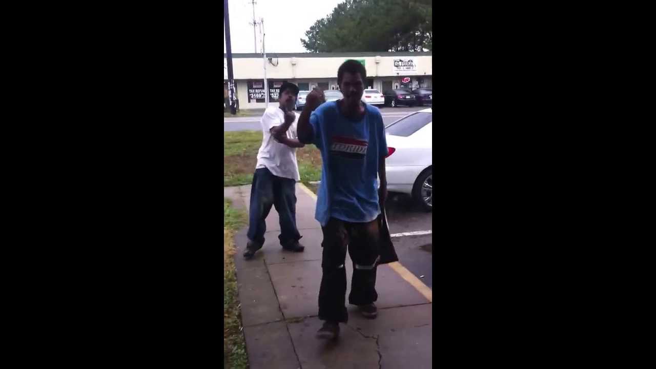 Crackhead bout 2 fight owner of store! 