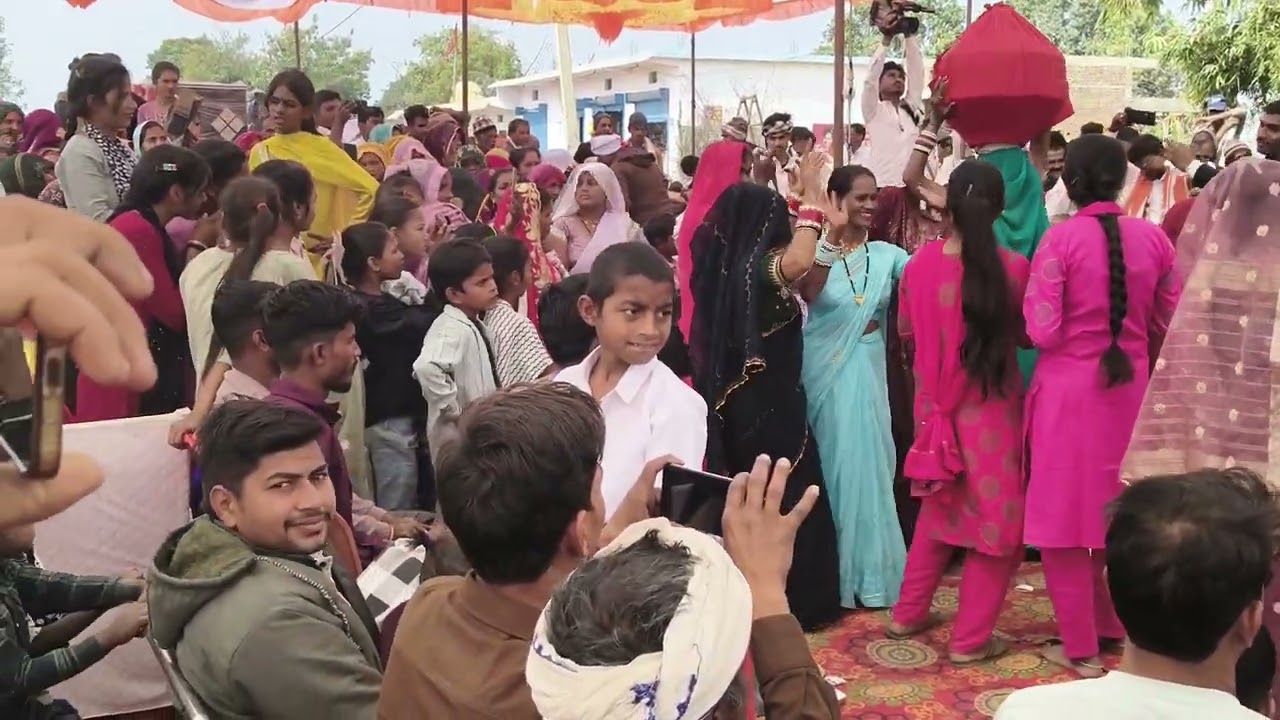 बघेली डांस वीडियो 🫠 सीधी जिला का 👌👌#बघेली #बैंडबाजाडांस_rewa #ट्रेंडिंग #vairalvideo #bandbaja 