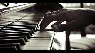 Video thumbnail of "Μάνος Χατζιδάκις 12 μελωδίες -  Στο πιάνο ο Χρήστος Λέκκας"