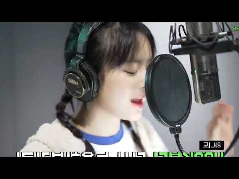 [New Jeans] Hanni recording her parts in "Super Shy"