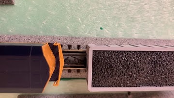 Electromagnetic uncoupling with Kadee 708 1