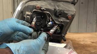 2009 - 2018 Dodge Ram Headlight Bulb Replacement / How To Remove a Headlight Assembly on A Dodge Ram